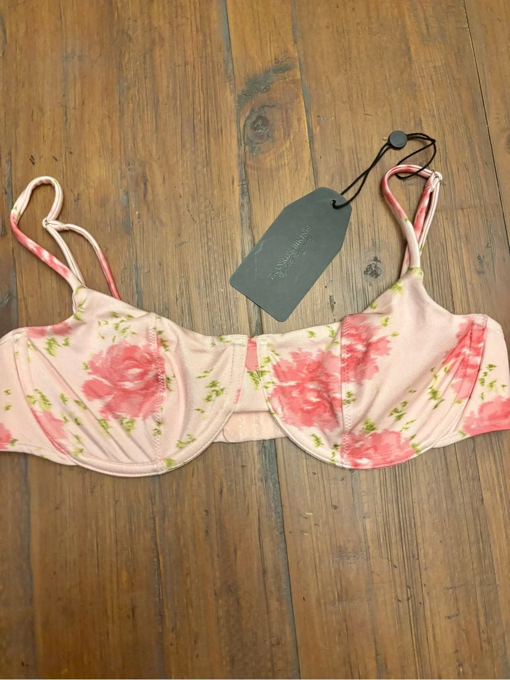 NWT Frankie’s bikinis x Sydney Sweeney Mio Amore Zola underwire bikini top